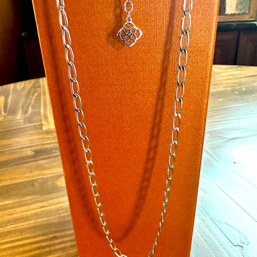 Kendra Scott Silver Chain Link Necklace 21" chain 
(NEW)
